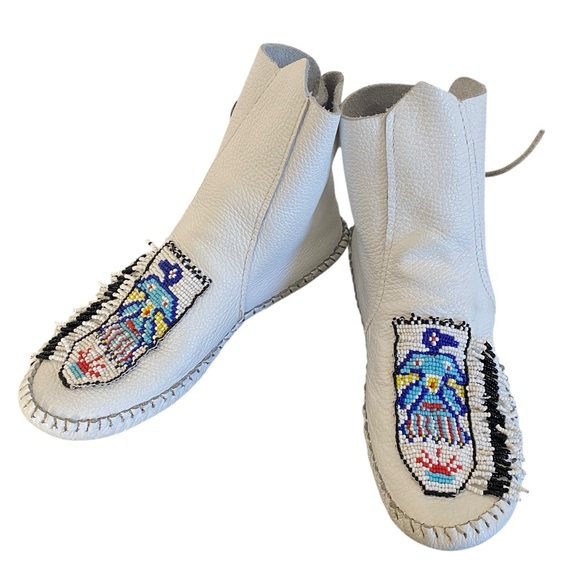 Taos Vintage Native American Hand Beaded Concho Ties Leather Moccasins Sz 9.5 - Picture 13 of 14